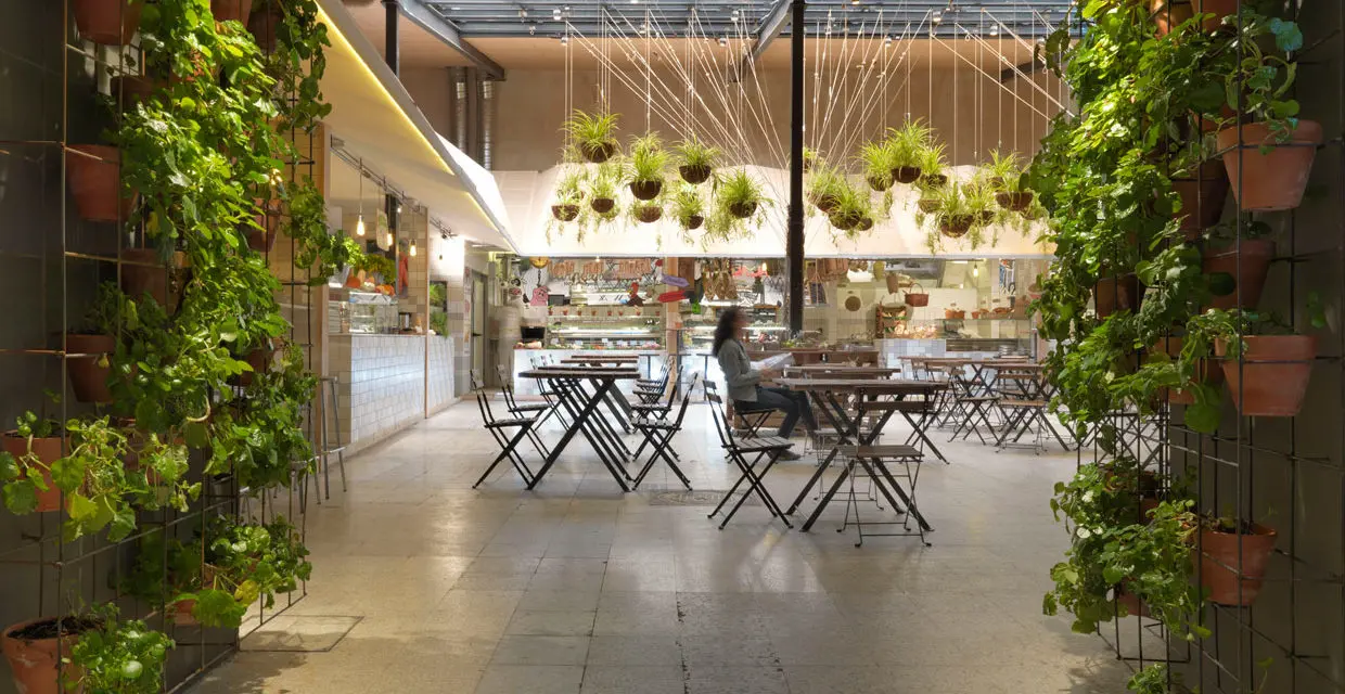 Cómo montar un restaurante de comida vegana: plan de negocio completo