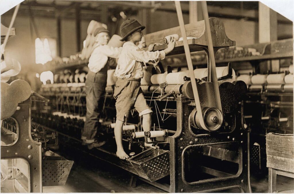 Revolución industrial trabajo, niños trabajando en favor del capitalismo