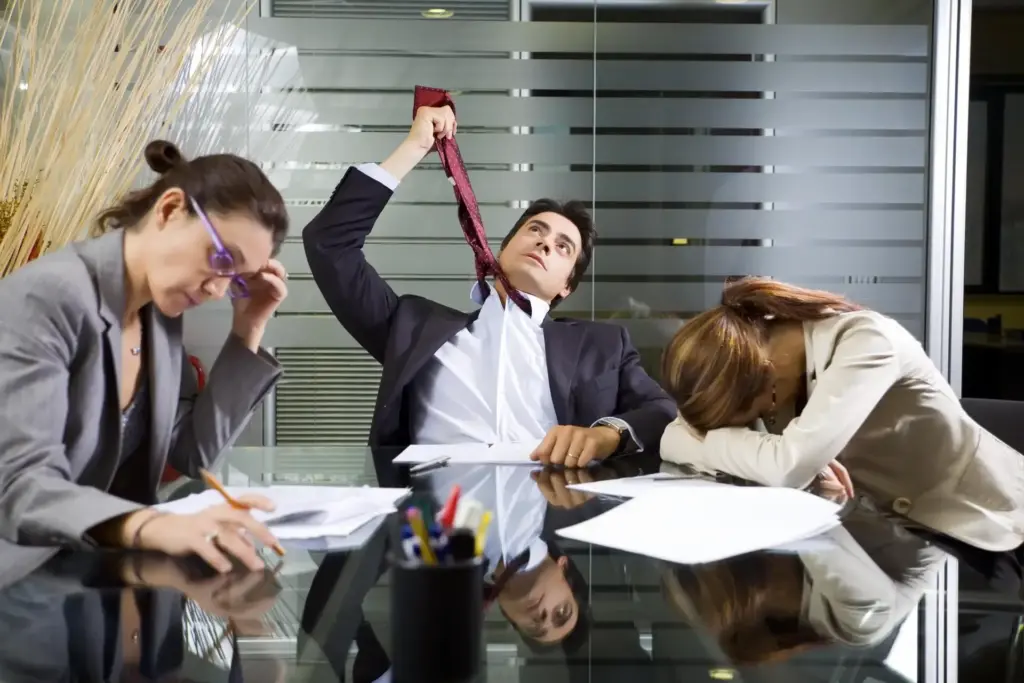 Ambiente laboral tóxico a causa del estrés laboral